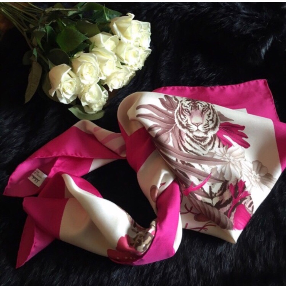 SALVATORE FERRAGAMO SILK SCARF